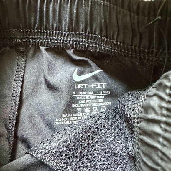 Nike 2 Piece Set - T-shirt and Dri-Fit Shorts Set - Picture 4 of 7